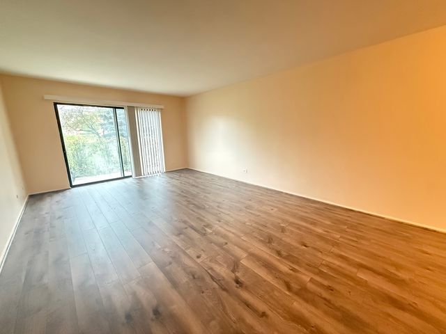 840 Wellington Avenue 103, Elk Grove Village, IL 60007