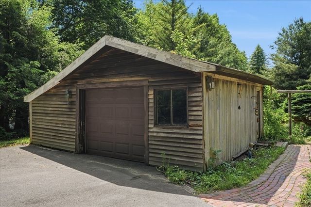 47 Old Oaken Bucket Rd, Norwell, MA 02061