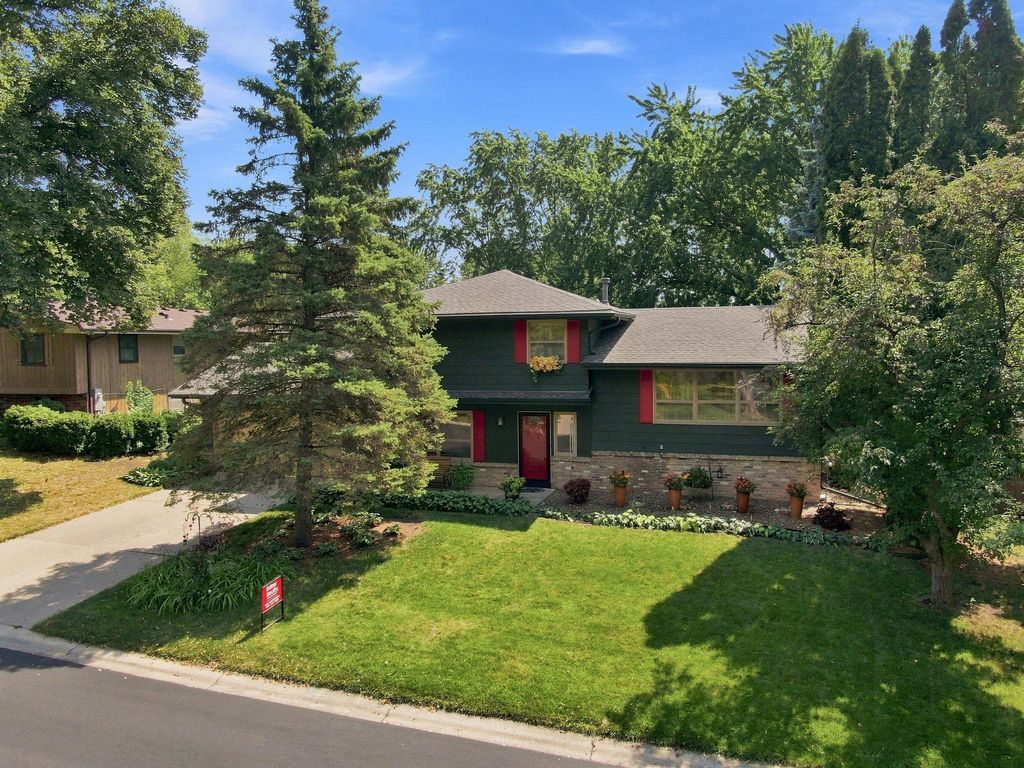 10545 Johnson Road, Bloomington, MN 55437 — exterior