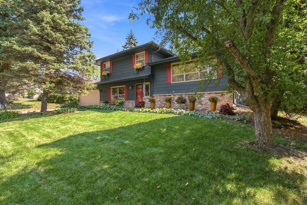 10545 Johnson Road, Bloomington, MN 55437 — photo 2