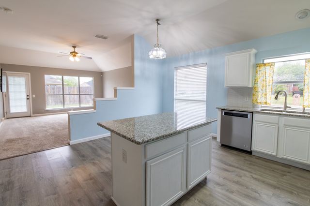 7864 Orland Park Circle, Fort Worth, TX 76137