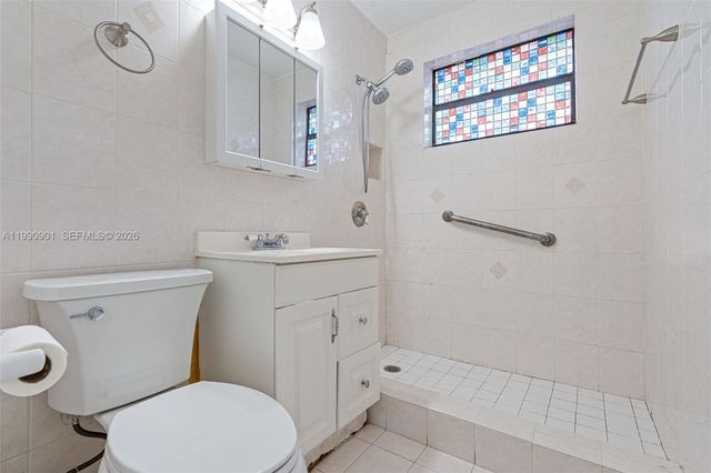 1028 W 30th St 1028, Hialeah, FL 33012