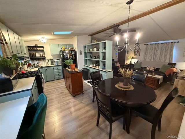 125 King George Drive, New Windsor, NY 12553