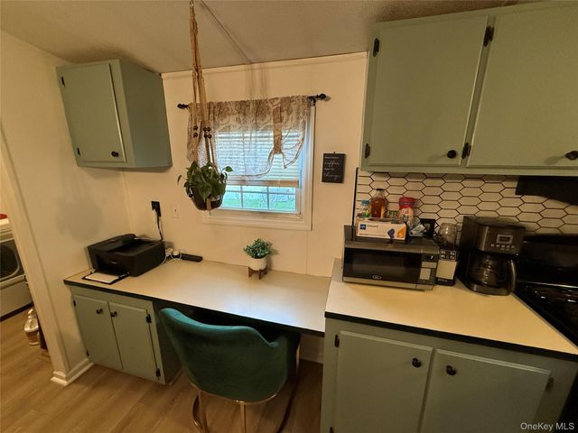 125 King George Drive, New Windsor, NY 12553