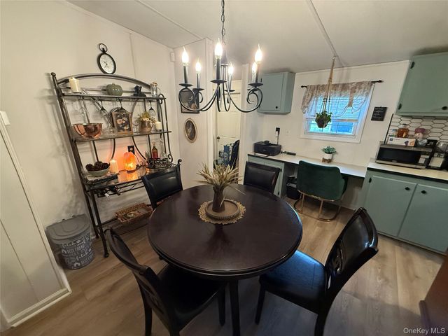 125 King George Drive, New Windsor, NY 12553