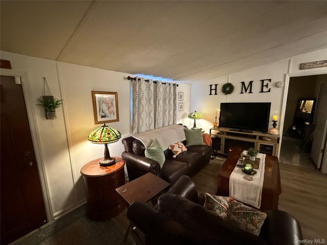 125 King George Drive, New Windsor, NY 12553