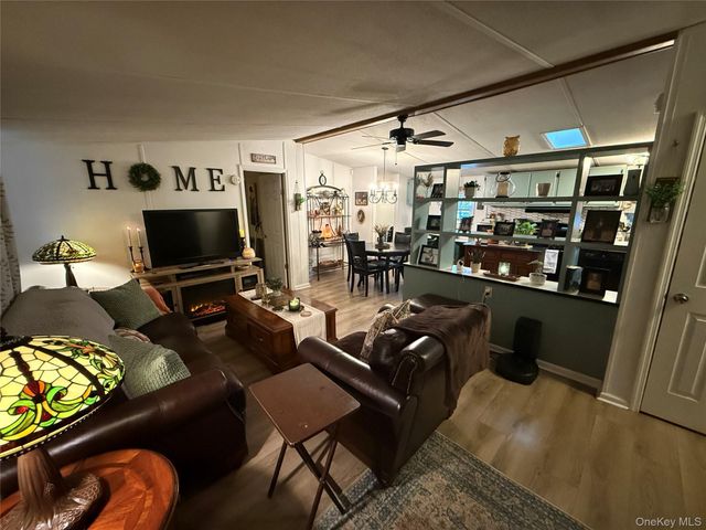 125 King George Drive, New Windsor, NY 12553