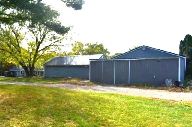 2912 Woodlawn Road, Sterling, IL 61081