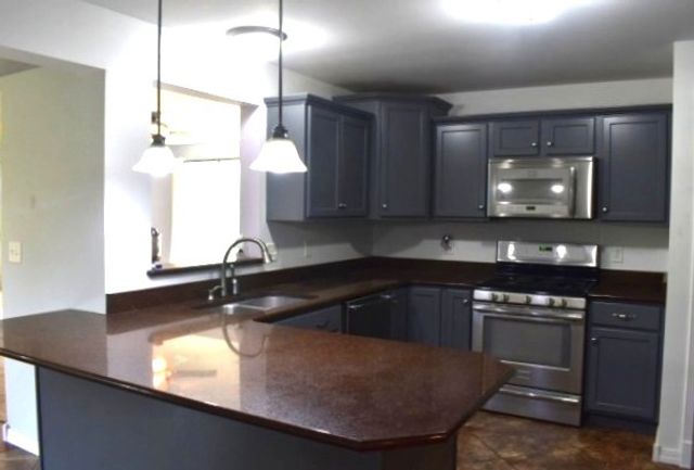 2912 Woodlawn Road, Sterling, IL 61081