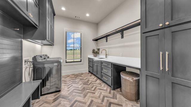 612-A Latigo Court, Weatherford, TX 76088