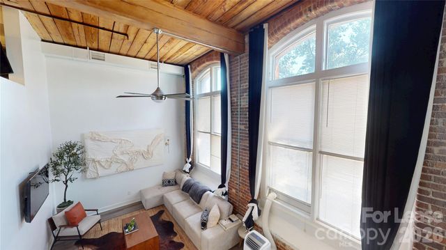 201 S Hoskins Road, Charlotte, NC 28208