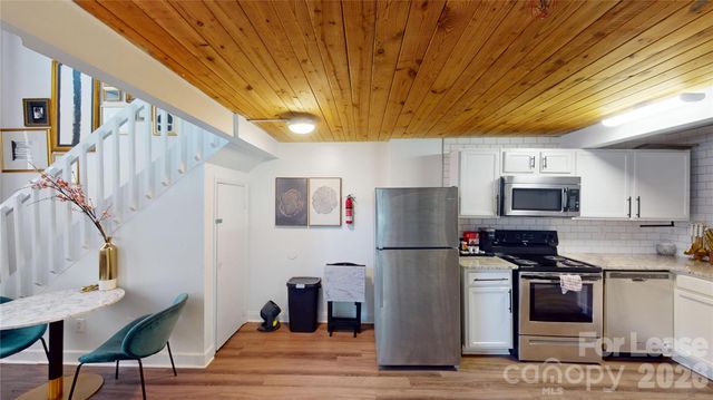 201 S Hoskins Road, Charlotte, NC 28208