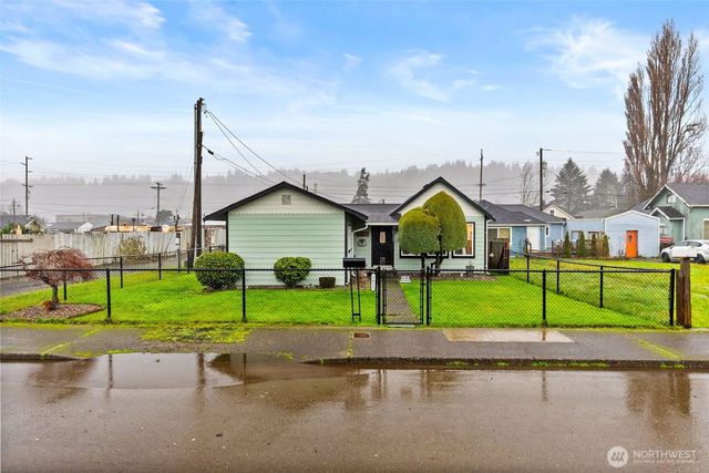 2611 Bay Avenue, Hoquiam, WA 98550