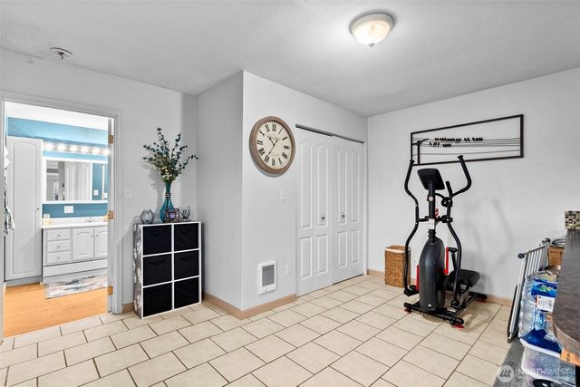 2611 Bay Avenue, Hoquiam, WA 98550