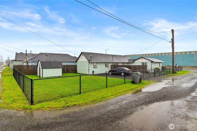 2611 Bay Avenue, Hoquiam, WA 98550