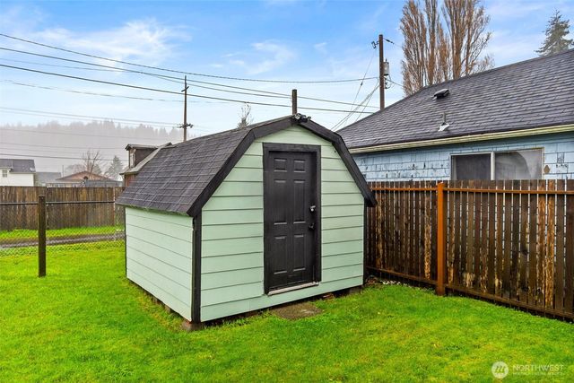 2611 Bay Avenue, Hoquiam, WA 98550