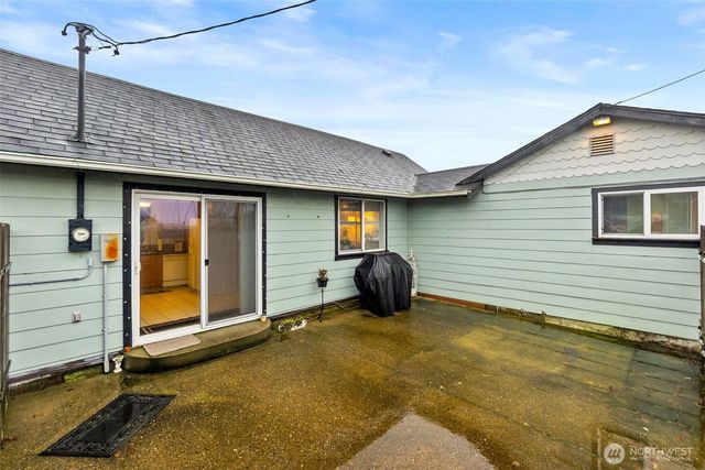 2611 Bay Avenue, Hoquiam, WA 98550