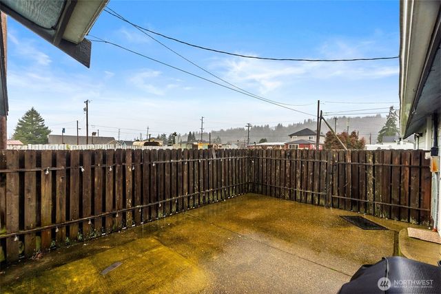 2611 Bay Avenue, Hoquiam, WA 98550