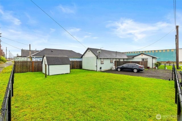 2611 Bay Avenue, Hoquiam, WA 98550