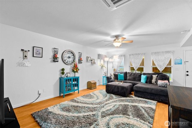 2611 Bay Avenue, Hoquiam, WA 98550