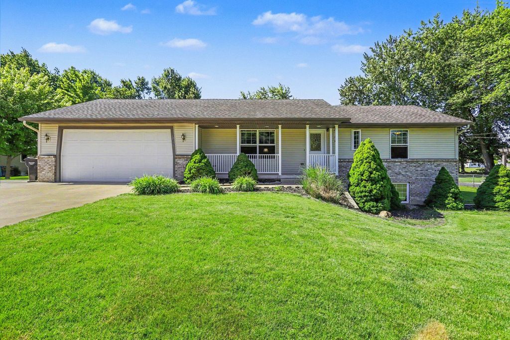 1716 143rd Avenue, Dorr Twp, MI 49323