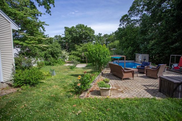 6 Woodland Ave, Saugus, MA 01906