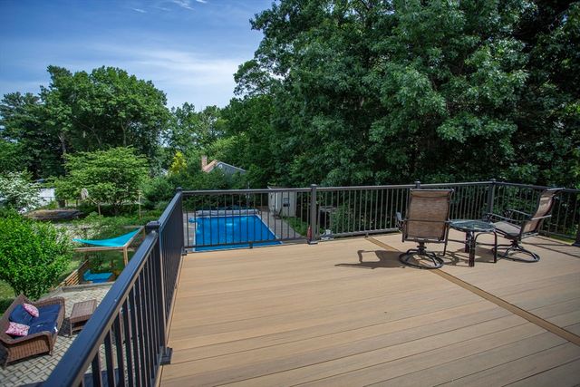 6 Woodland Ave, Saugus, MA 01906