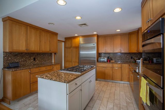 6 Woodland Ave, Saugus, MA 01906
