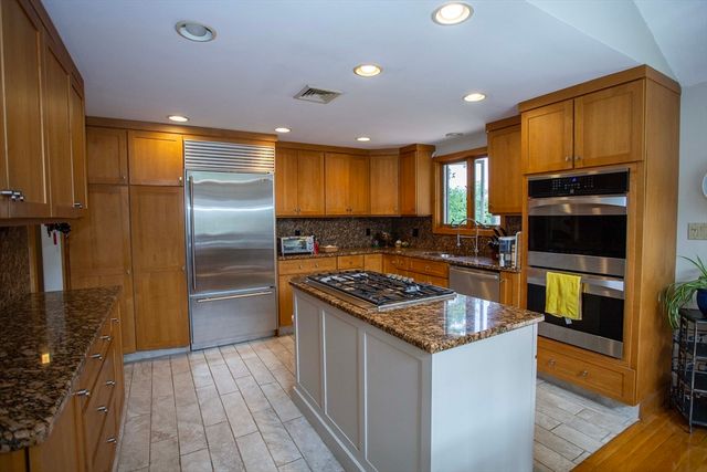 6 Woodland Ave, Saugus, MA 01906