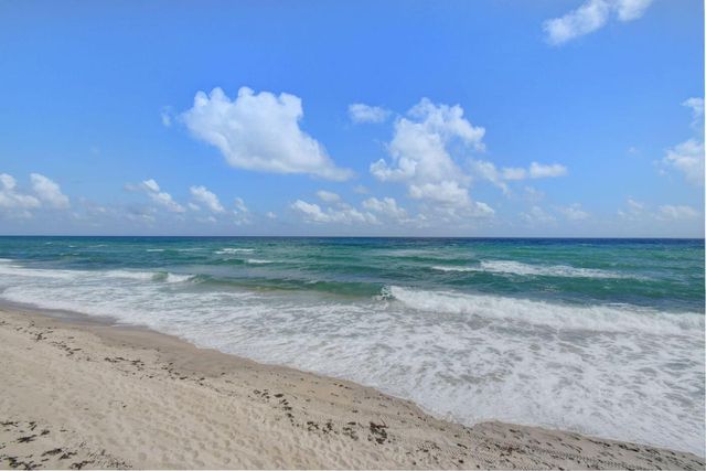 3546 S Ocean Boulevard 209, South Palm Beach, FL 33480