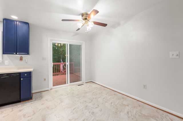 10015 WINDRIDGE DR, Fredericksburg, VA 22407