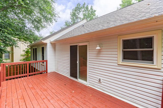 10015 WINDRIDGE DR, Fredericksburg, VA 22407