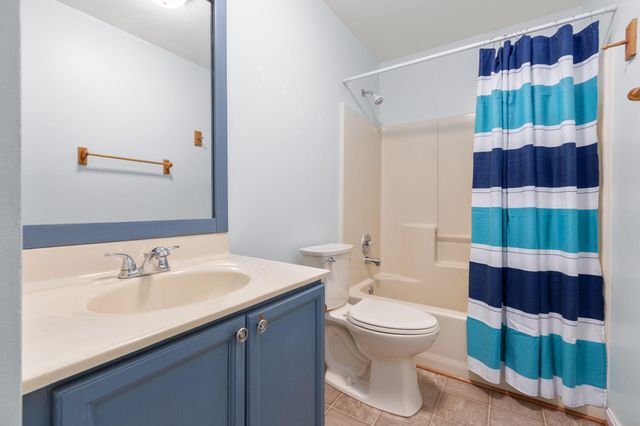 10015 WINDRIDGE DR, Fredericksburg, VA 22407