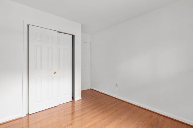 10015 WINDRIDGE DR, Fredericksburg, VA 22407