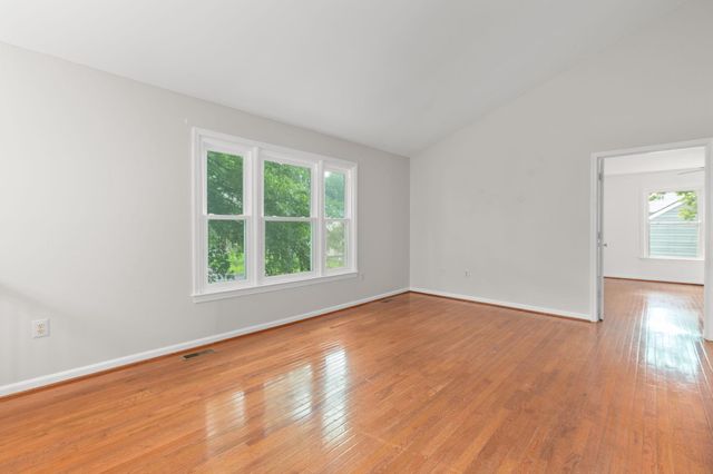 10015 WINDRIDGE DR, Fredericksburg, VA 22407