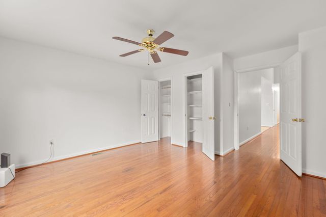 10015 WINDRIDGE DR, Fredericksburg, VA 22407