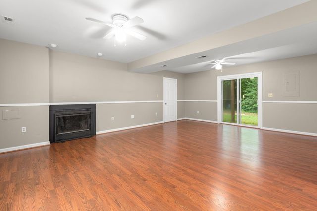 10015 WINDRIDGE DR, Fredericksburg, VA 22407