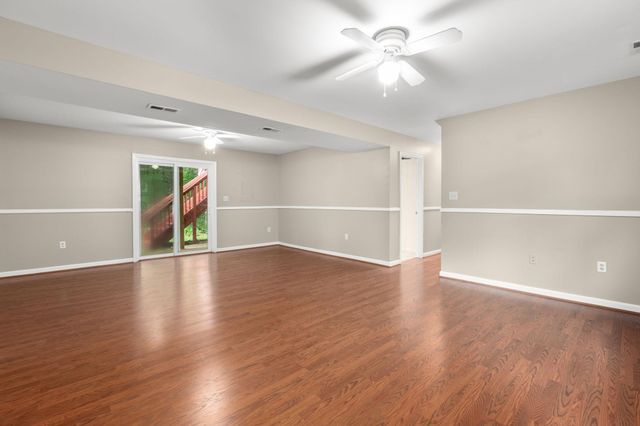 10015 WINDRIDGE DR, Fredericksburg, VA 22407