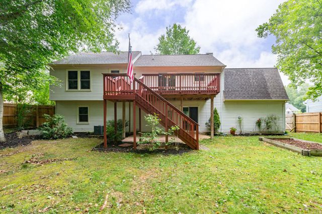 10015 WINDRIDGE DR, Fredericksburg, VA 22407