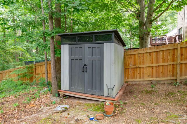10015 WINDRIDGE DR, Fredericksburg, VA 22407