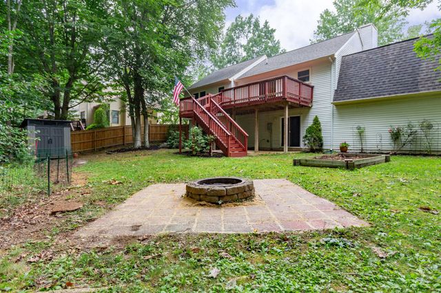10015 WINDRIDGE DR, Fredericksburg, VA 22407