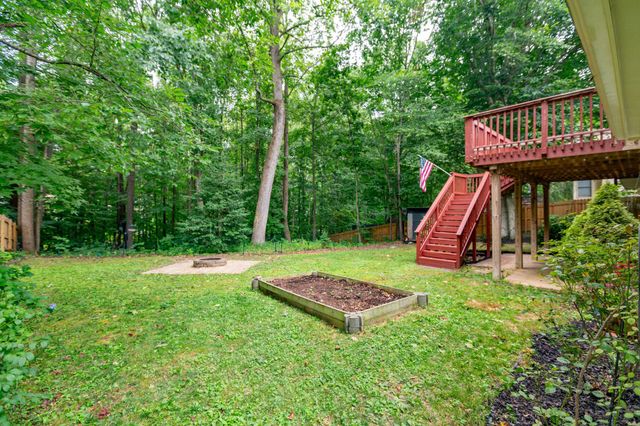 10015 WINDRIDGE DR, Fredericksburg, VA 22407
