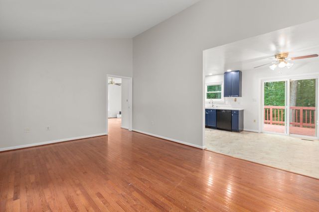 10015 WINDRIDGE DR, Fredericksburg, VA 22407