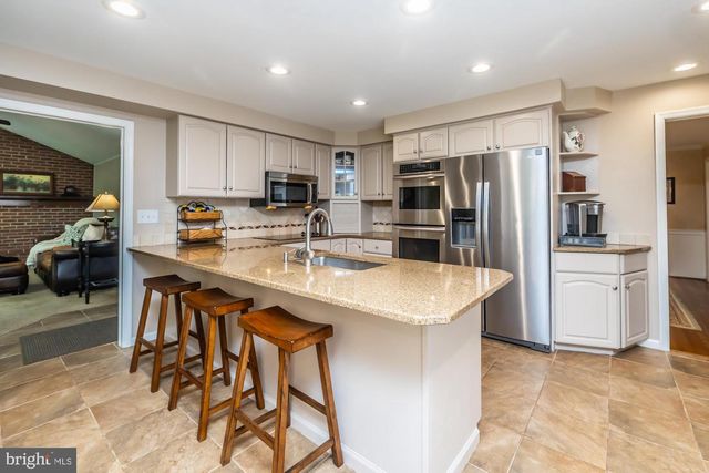 1304 BARKWAY LN, West Chester, PA 19380