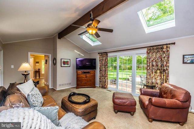 1304 BARKWAY LN, West Chester, PA 19380