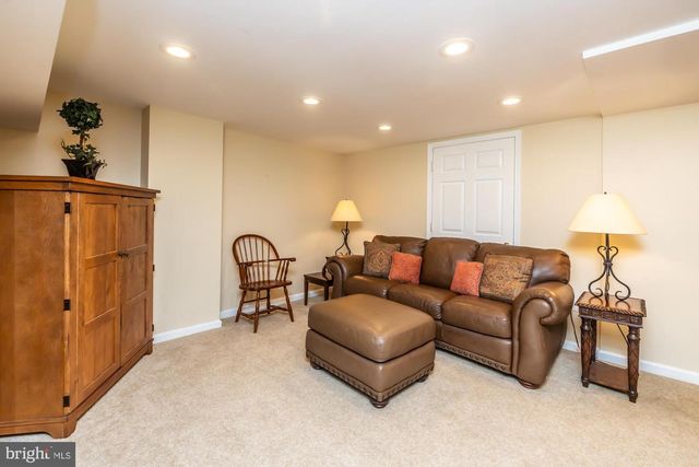 1304 BARKWAY LN, West Chester, PA 19380