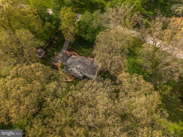 1304 BARKWAY LN, West Chester, PA 19380