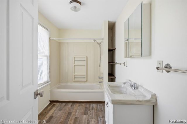 214 Woodsboro Drive 2, Royal Oak, MI 48067