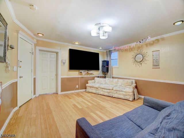 320 Clifton Ave, Newark City, NJ 07104