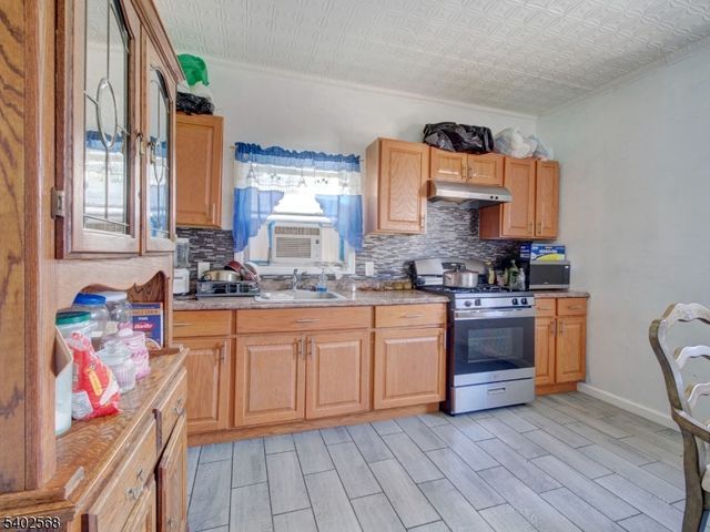 320 Clifton Ave, Newark City, NJ 07104